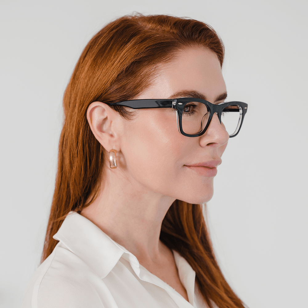 Nelson-Clark-Reading-Glasses-Onyx-on-Model-Side-View